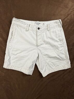 Abercrombie & Fitch Men’s White Flat-Front Shorts